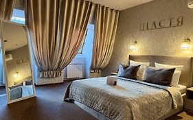 Готельно-ресторанний комплекс Щастя